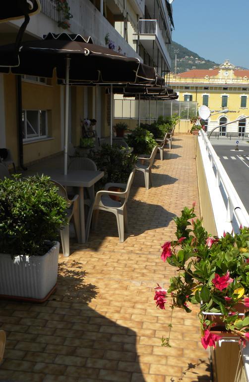 Albergo La Neigra Сестри-Леванте Экстерьер фото